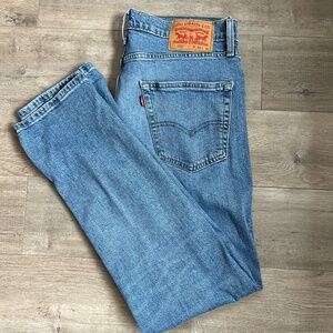 CLASSIC LEVI’S JEANS